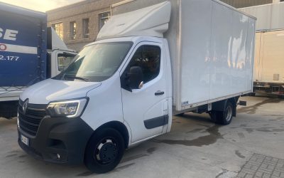 Renault Master furgone con sponda idraulica